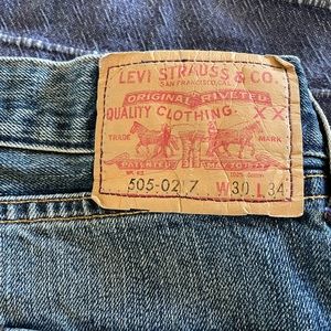 Levi’s distressed boyfriend jeans